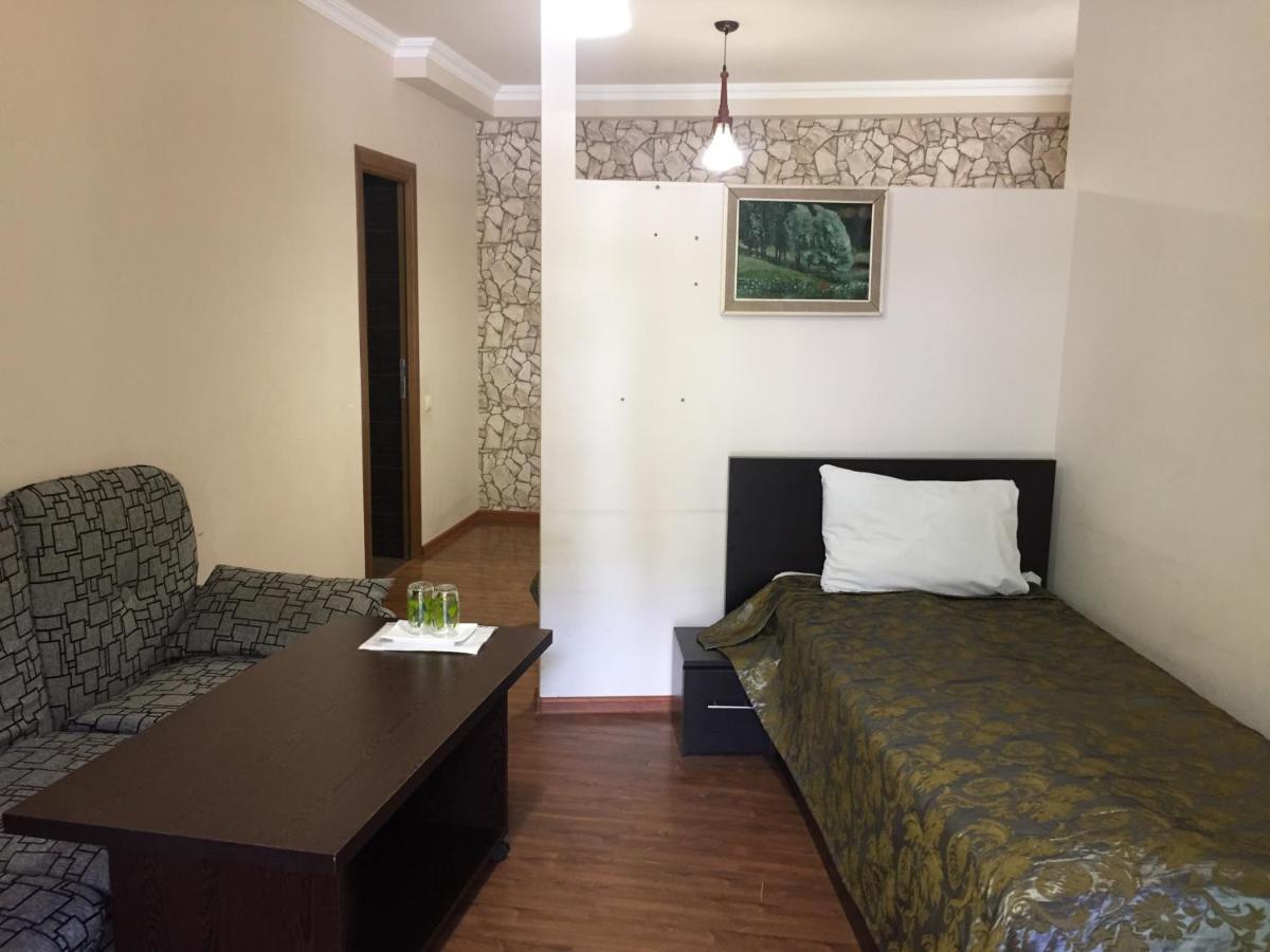 Hotel Central Jermuk Exterior photo