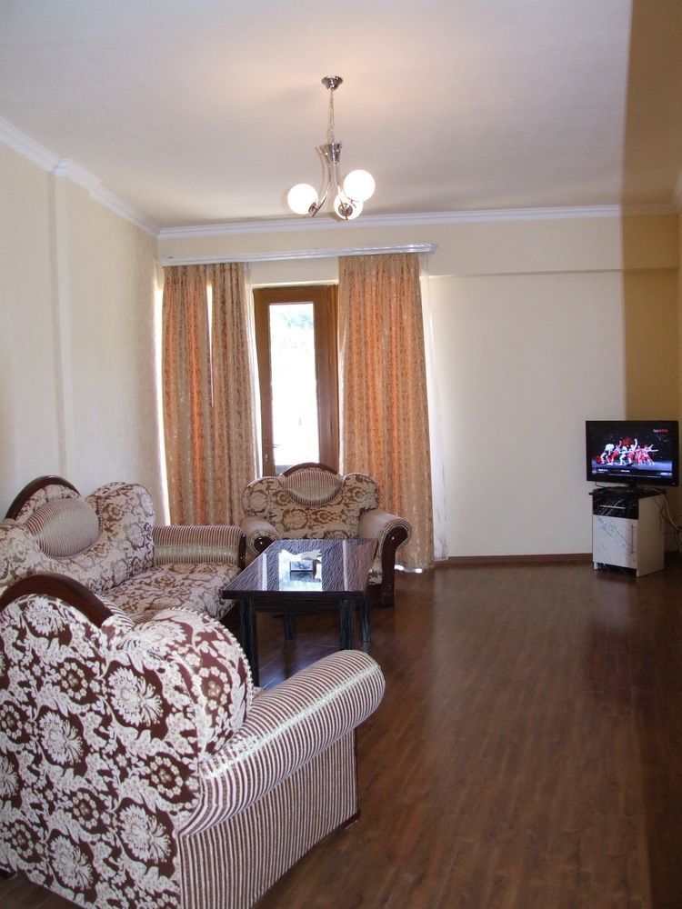 Hotel Central Jermuk Exterior photo