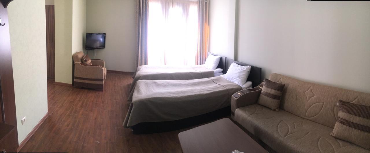 Hotel Central Jermuk Exterior photo